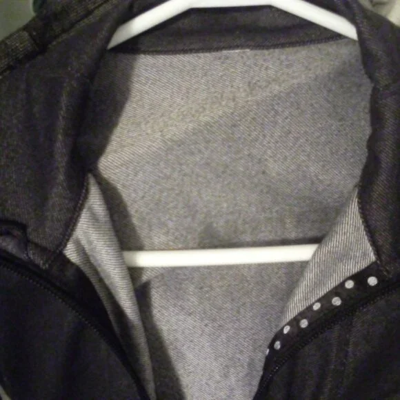 Light Lululemon jacket - Picture 4 of 5